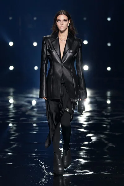 Look 8